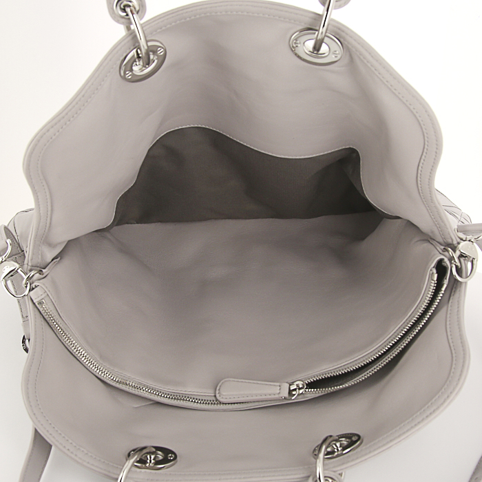 Dior Dior Granville large model handbag in grey pearl leather - Detail D3