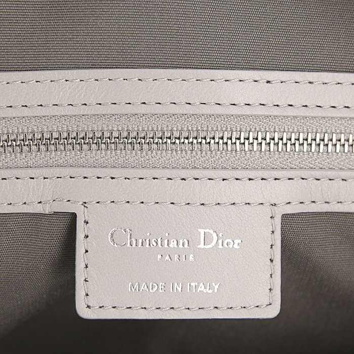 Dior Dior Granville large model handbag in grey pearl leather - Detail D4