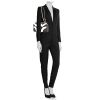 Bolso bandolera Gucci GG Marmont en cuero acolchado negro y blanco - Detail D1 thumbnail