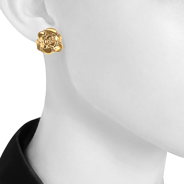 Chanel Camelia earrings in yellow gold - Detail D1
