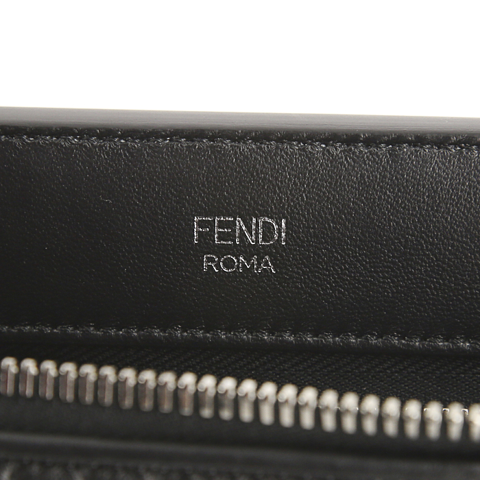 Bolso bandolera Fendi Dotcom Click en cuero negro - Detail D4