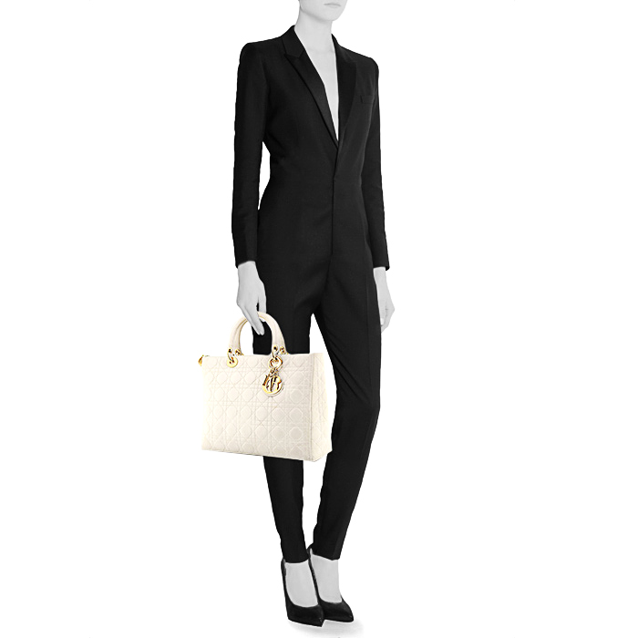 Sac à main Dior Lady Dior grand modèle en cuir cannage blanc - Detail D1