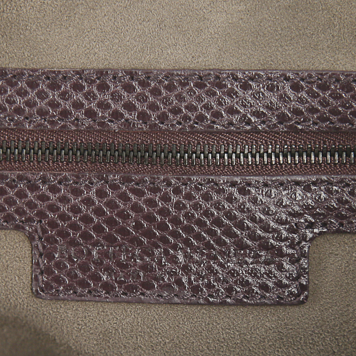 Bolso de mano Bottega Veneta Chantilly en piel de serpiente violeta - Detail D3