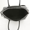 Bolso de mano Givenchy Antigona modelo mediano en cuero granulado negro - Detail D3 thumbnail