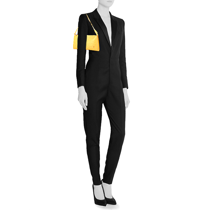 Pochette Louis Vuitton Pochette accessoires en cuir épi jaune - Detail D1