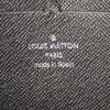Portefeuille Louis Vuitton Zippy en cuir épi noir - Detail D3 thumbnail