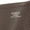 Borsa a tracolla Hermès Evelyne III in pelle togo marrone cioccolato - Detail D3 thumbnail