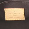 Bolso de mano Louis Vuitton Roxbury en charol Monogram color berenjena y cuero natural - Detail D4 thumbnail