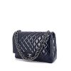 Chanel Timeless Maxi Jumbo shoulder bag in navy blue patent quilted leather - 00pp thumbnail