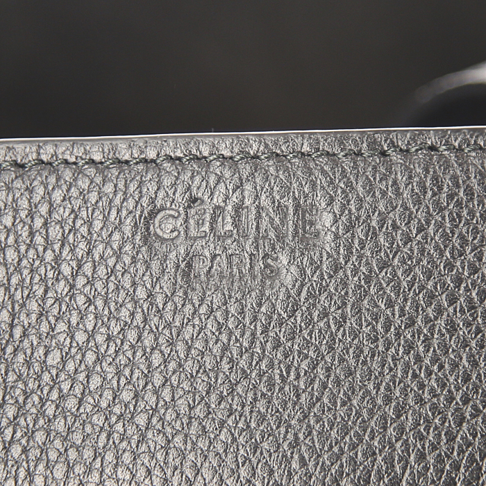 Bolso de mano Celine Phantom en cuero granulado negro - Detail D3