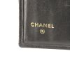 Billetera Chanel en cuero acolchado negro - Detail D2 thumbnail
