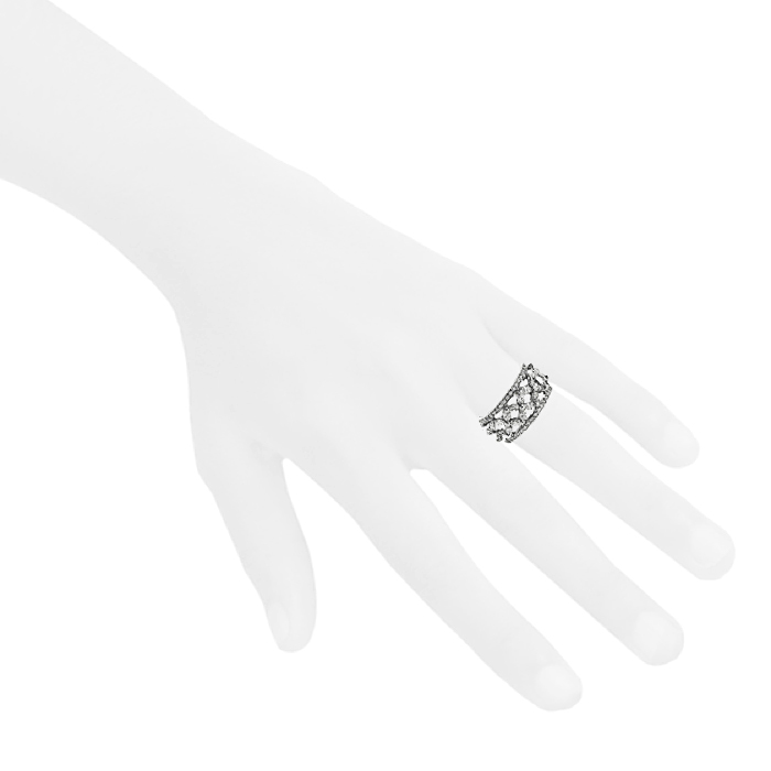 Anello a fascia Tiffany 
Co Victoria in platino e diamanti - Detail D1