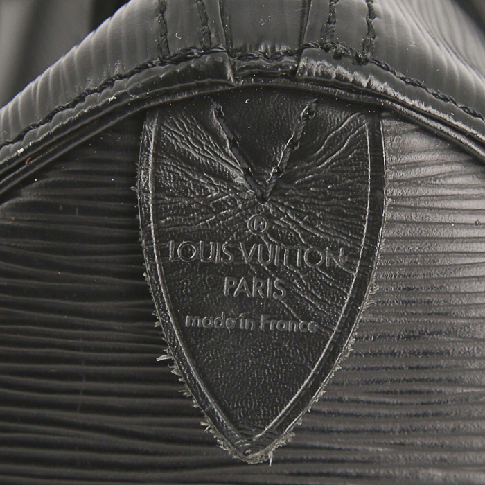 Sac à main Louis Vuitton Speedy 25 cm en cuir épi noir - Detail D3