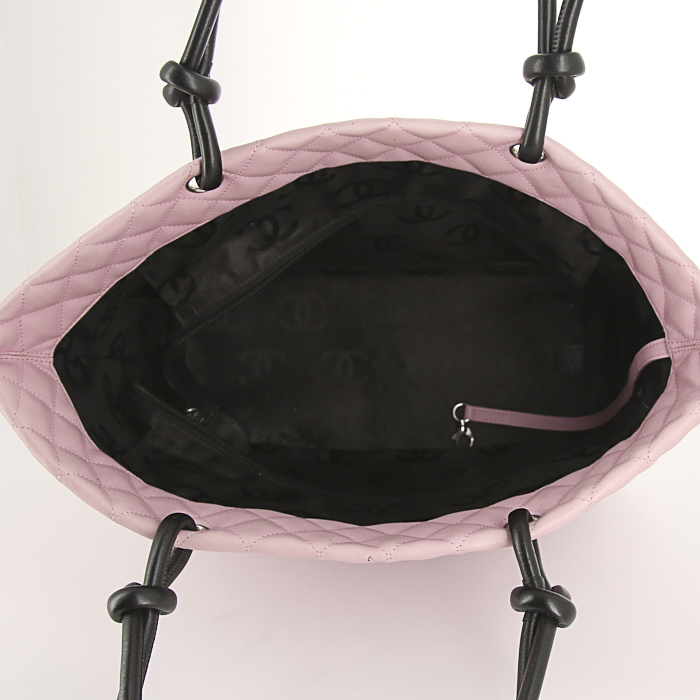 Chanel Cambon shopping bag in pink and black quilted leather - Detail D2