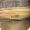 Bolso de mano Fendi Baguette en cuero trenzado color caramelo - Detail D2 thumbnail