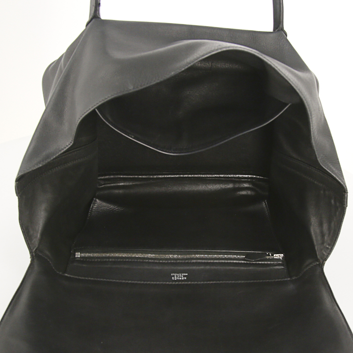 Bolso para llevar al hombro o en la mano Hermès MM en cuero swift negro - Detail D2