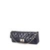 Chanel Baguette handbag in dark blue patent quilted leather - 00pp thumbnail