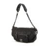Chanel Pocket in the city bag worn on the shoulder or carried in the hand in black grained leather - 00pp thumbnail