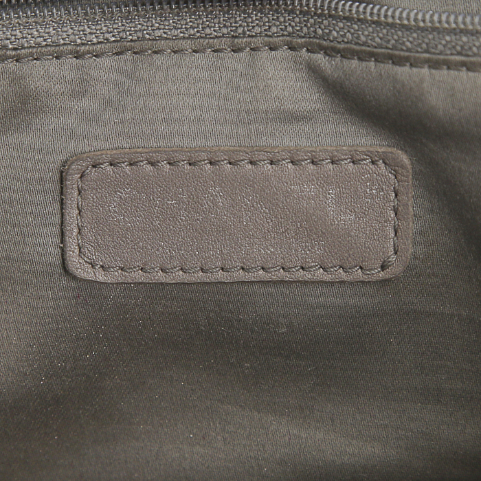 Sac porté épaule ou main Chanel Pocket in the city en cuir grainé noir - Detail D3