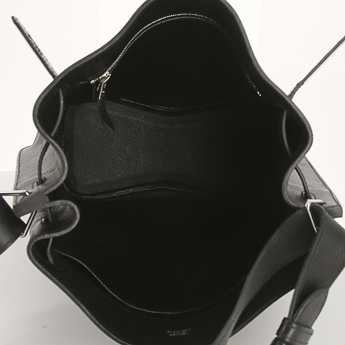 Sac à main Hermès So Kelly en cuir Swift noir - Detail D2