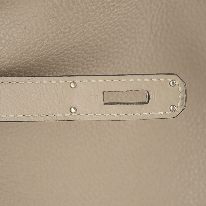 Sac à main Hermes Birkin 40 cm en cuir togo gris-tourterelle - Detail D4