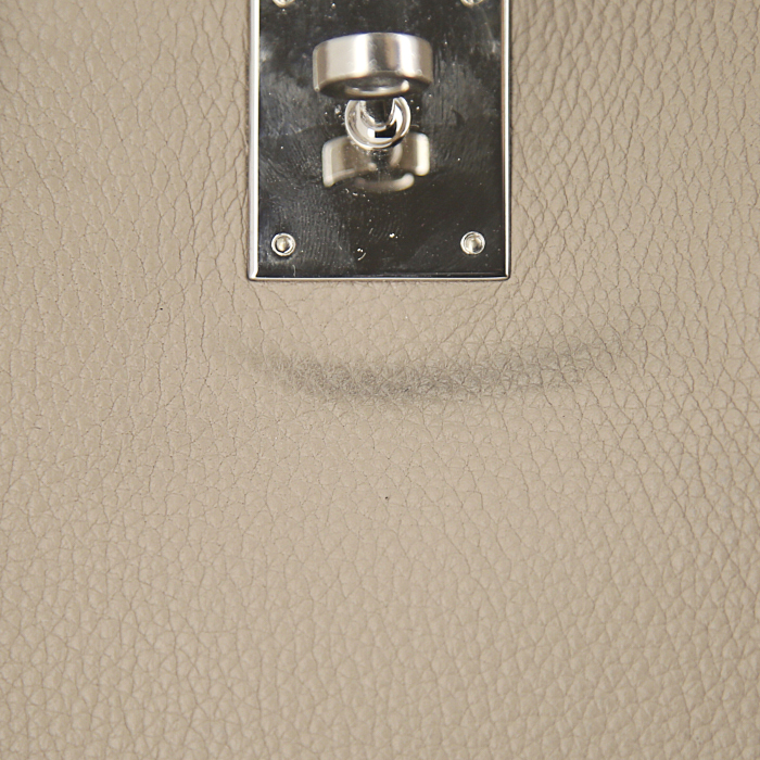 Hermes Birkin 40 cm handbag in tourterelle grey togo leather - Detail D5