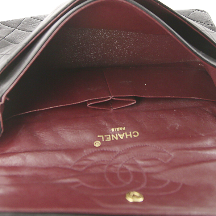 Bolso de mano Chanel Vintage en cuero acolchado negro - Detail D3