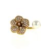 Sortija Van Cleef & Arpels en oro amarillo,  perla cultivada blanca y diamantes - 360 thumbnail