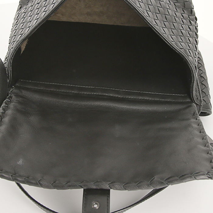 Sac à main Bottega Veneta en cuir intrecciato noir - Detail D3