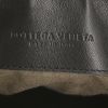 Bolso de mano Bottega Veneta en cuero intrecciato negro - Detail D4 thumbnail