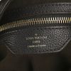 Borsa Louis Vuitton L in pelle Mahina marrone scuro - Detail D3 thumbnail