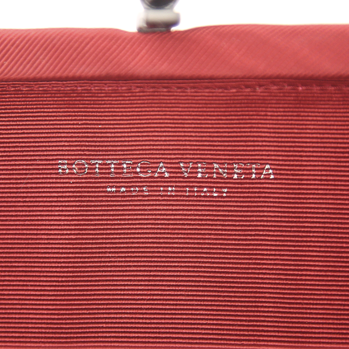 Pochette Bottega Veneta Knot in tela rossa con motivo con trecce - Detail D3