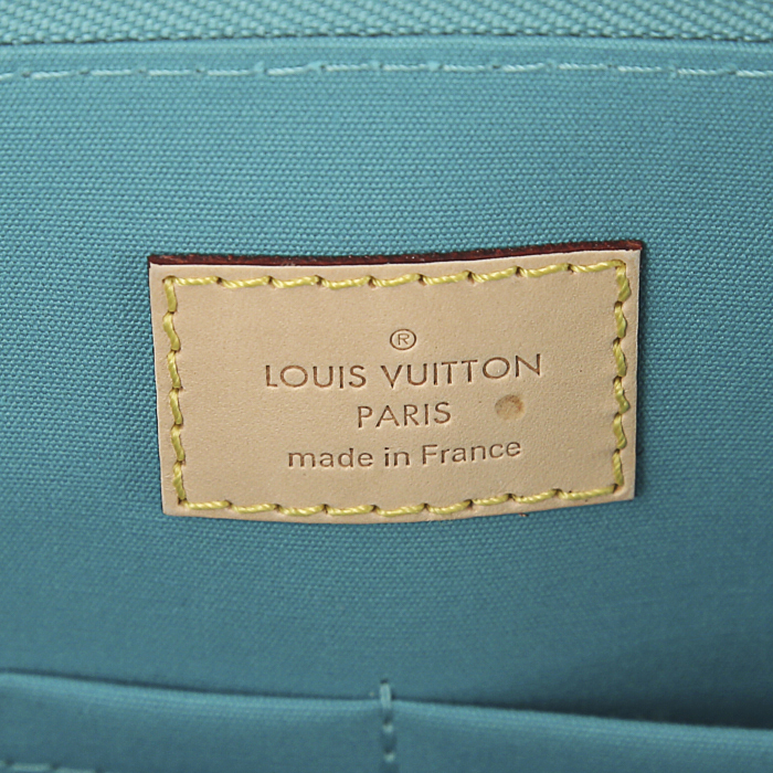 Bolso de mano Louis Vuitton Alma en charol Monogram turquesa - Detail D3