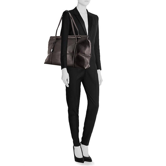 Bolso de mano Cartier en cuero negro - Detail D1