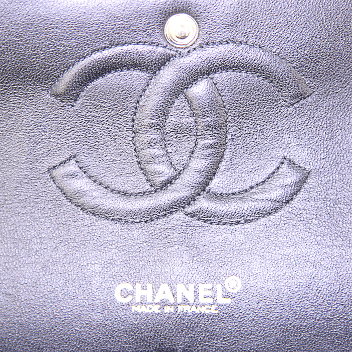 Sac à main Chanel Timeless en jersey matelassé gris - Detail D4