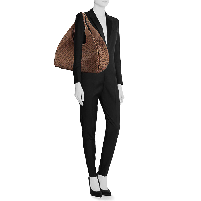 Bolso de mano Bottega Veneta Campana en cuero intrecciato marrón - Detail D1