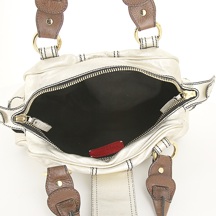 Sac à main Valentino Garavani en cuir doré et marron - Detail D2