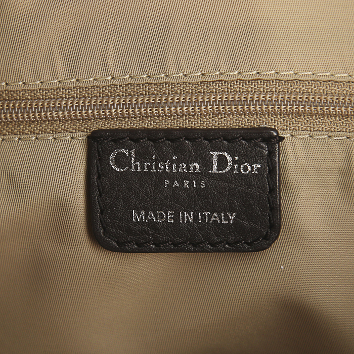 Bolso de mano Dior Speedy en lona Monogram beige y marrón y cuero marrón - Detail D3