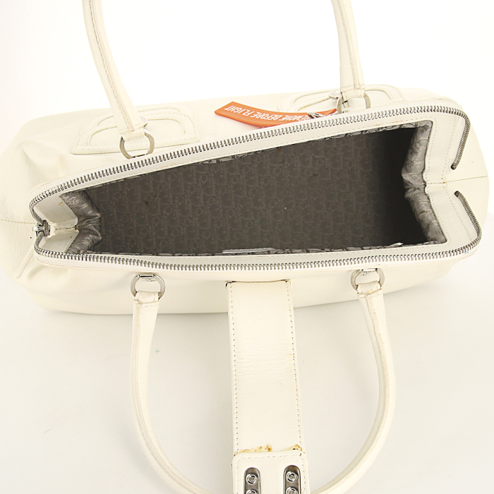 Dior Flight handbag in white leather - Detail D2