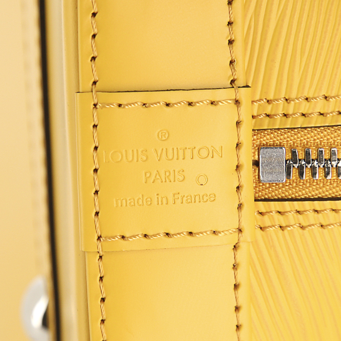 Louis Vuitton Alma handbag in yellow epi leather - Detail D3
