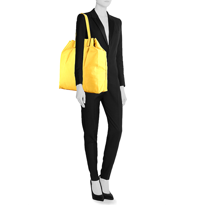Shopping bag Berluti Origami in pelle gialla - Detail D1