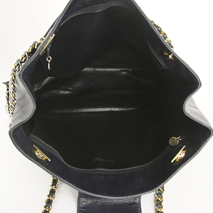 Chanel Vintage shopping bag in navy blue leather - Detail D2