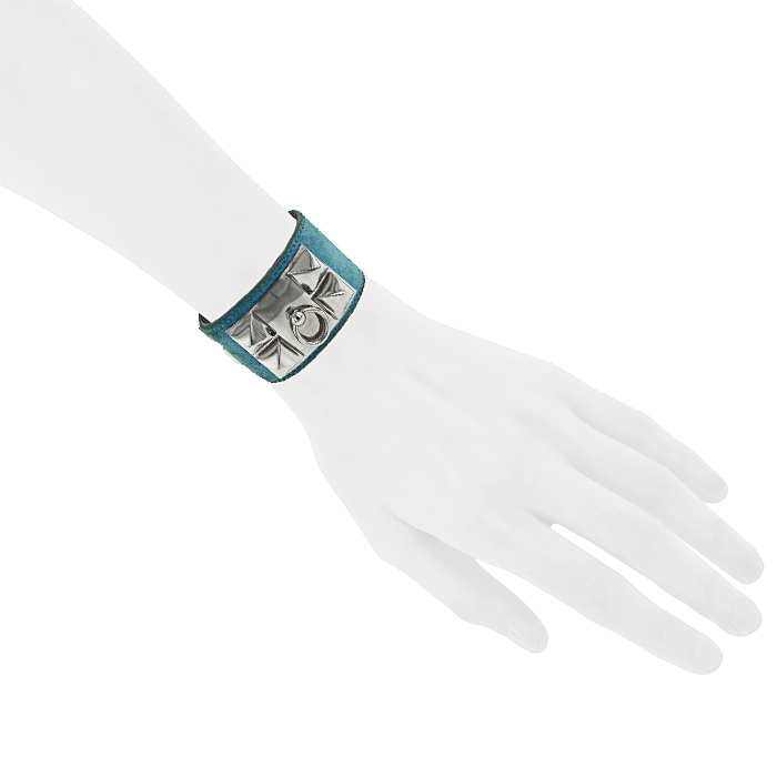 Bracelet manchette Hermes Médor en palladium et veau doblis turquoise - Detail D1