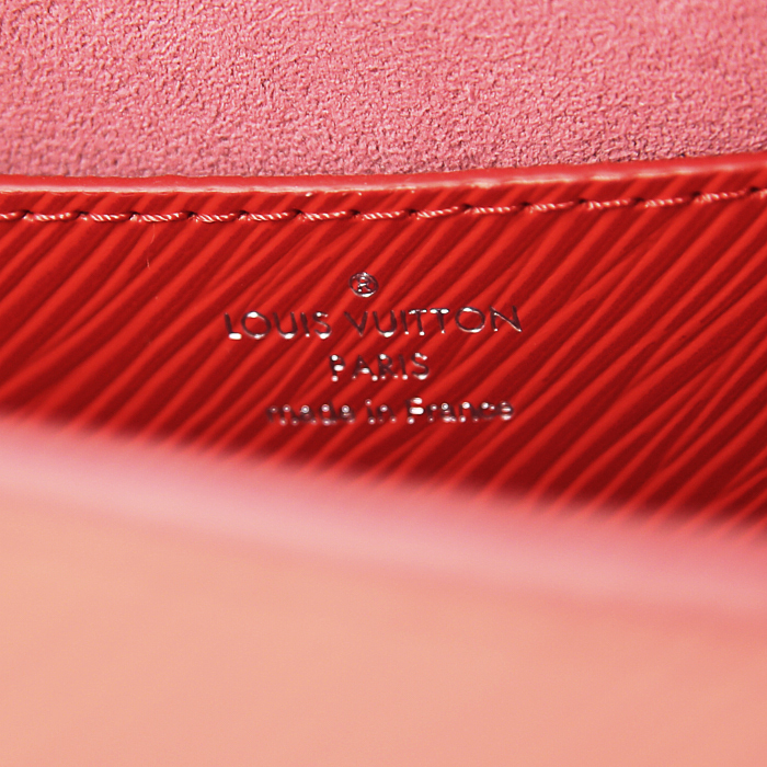 Borsa a tracolla Louis Vuitton Twist in pelle rossa - Detail D4