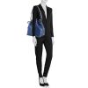 Shopping bag Louis Vuitton petit Noé in pelle Epi blu - Detail D1 thumbnail