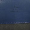 Sac à main Louis Vuitton Cluny en cuir épi bleu - Detail D3 thumbnail