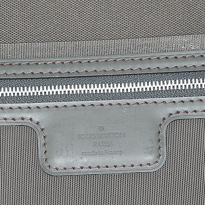 Maleta Louis Vuitton Conquérant en lona a cuadros negra y cuero marrón - Detail D3