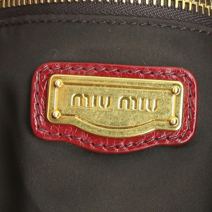 Sac bandoulière Miu Miu Vitello en cuir rouge - Detail D4