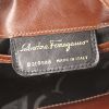 Salvatore Ferragamo Salvatore Vara shoulder bag in chocolate brown leather - Detail D3 thumbnail