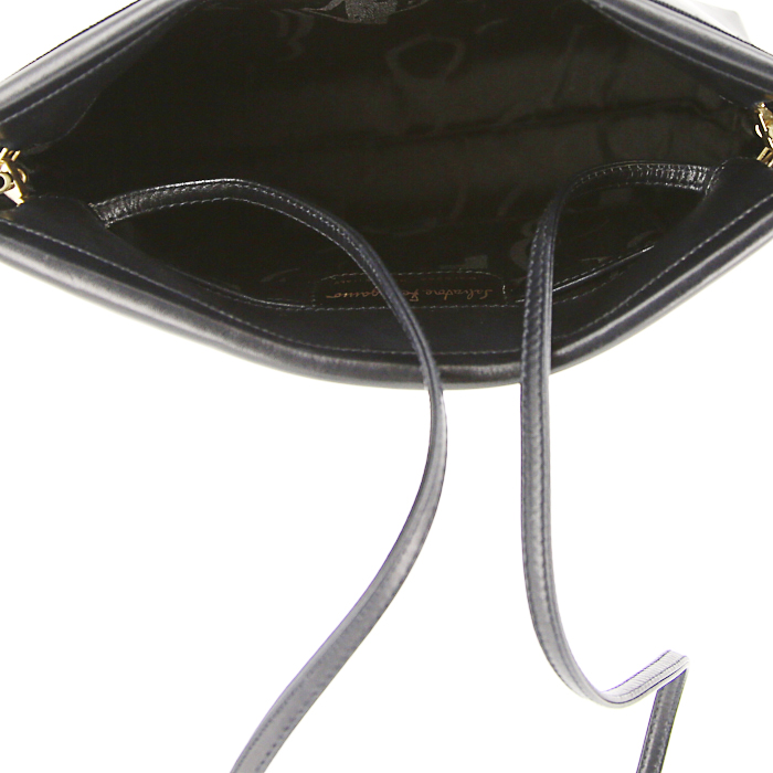 Sac bandoulière Salvatore Ferragamo en cuir noir - Detail D2